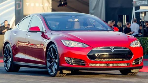 Tesla Model S P85D - самый мощный электромобиль