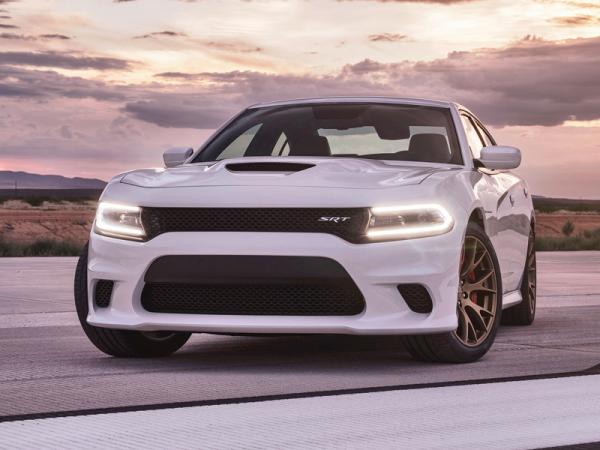 Dodge Charger SRT Hellcat: воплощение мощи