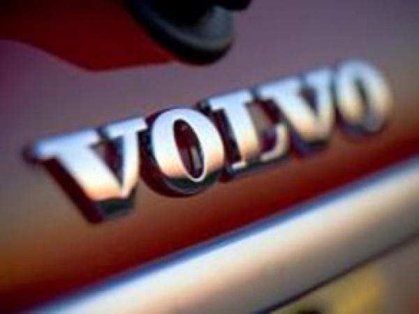 Volvo откажется от участия в автосалонах
