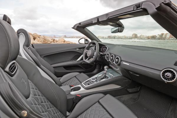 Audi TT Roadster: кабриолет к весне