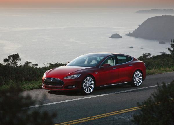 Tesla Model S 100D сможет проехать 613 км без подзарядки