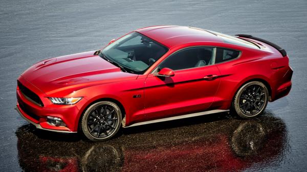 Ford Mustang станет гибридом