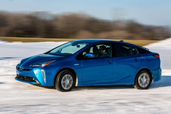 Toyota Prius: гибрид для зимы