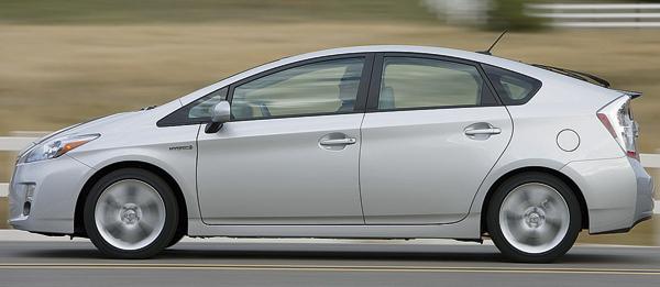Toyota Prius: быстрее и экономичне