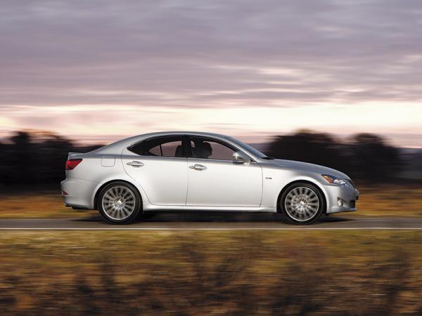 Lexus IS: Обновление 2011
