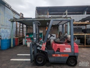 Nissan J01A15 Погрузчик Вилочный 2000 г.в