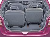 В зависимости от положения задних сидений объем багажника составляет 165-285 л