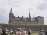 Любители замков и дворцов могут потратить не одну неделю, чтобы посетить все подобные достопримечательности – в Копенгагене и окрестностях их находится великое множество