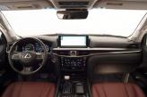 На центральной панели Lexus – большой 12,3-дюймовый сенсорный экран