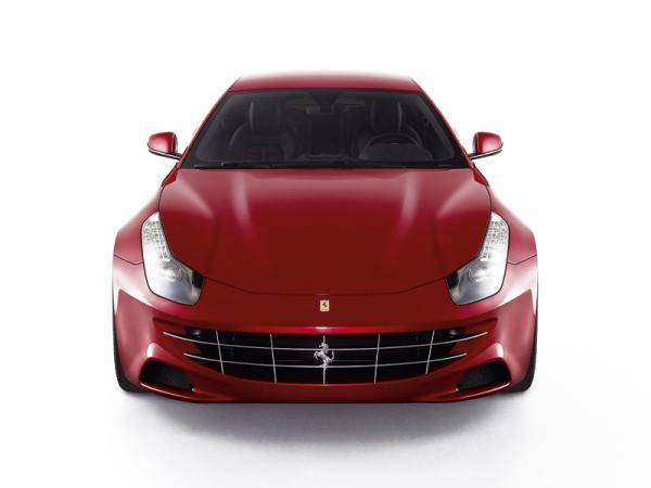 Ferrari FF: практичное спорткупе