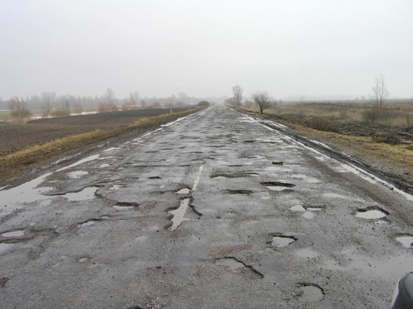 В Украине могут повысить штраф за порчу дорог