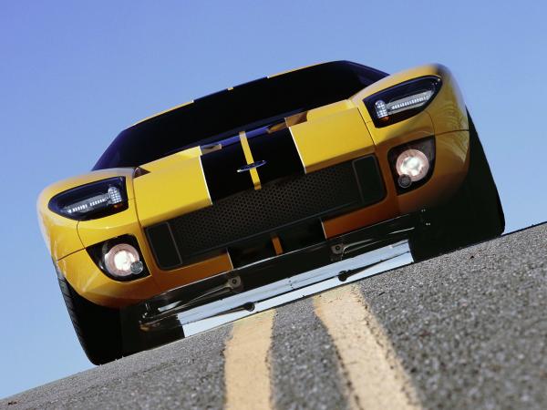 Американцы хотят выпустить новую версию легендарного спорткара Ford GT