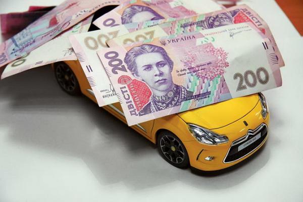 Налог на «роскошные» автомобили вступает в действие