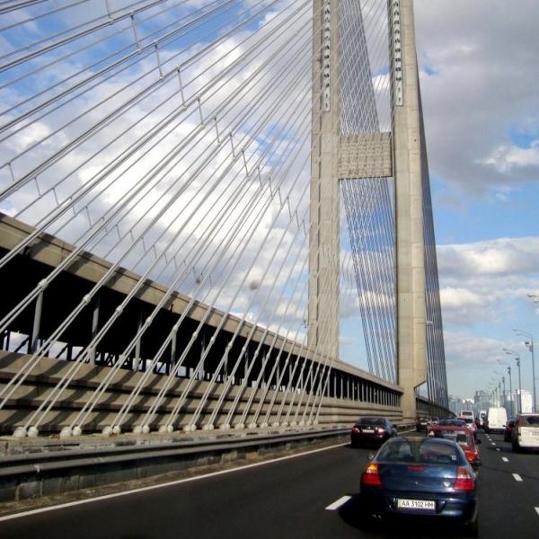 Движение на Южном мосту в столице будет ограничено