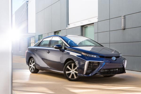 Toyota выпустила первый водородный автомобиль