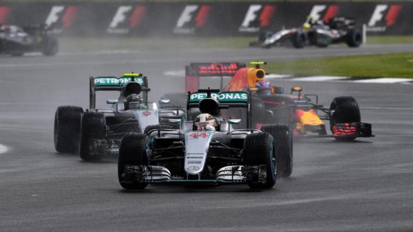 Формула-1: Льюис Хэмилтон выигрывает вторую гонку подряд