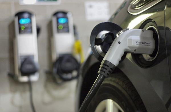 В Украине может появиться сеть зарядных станций для электромобилей
