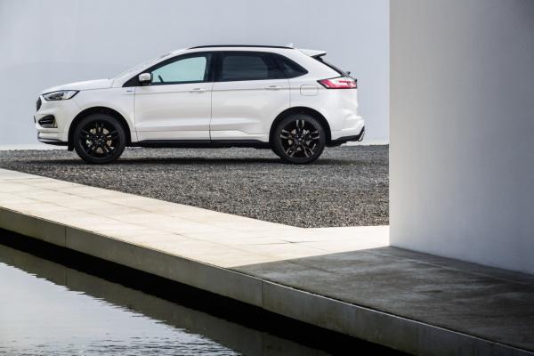Ford Edge: новый дизайн и прибавка в мощности