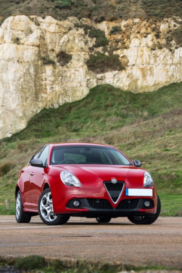 Alfa Romeo Giulietta, Honda Civic, Seat Leon: хетчбэки с характером