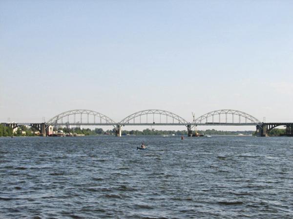 Киев. Строительство Дарницкого моста приостановлено
