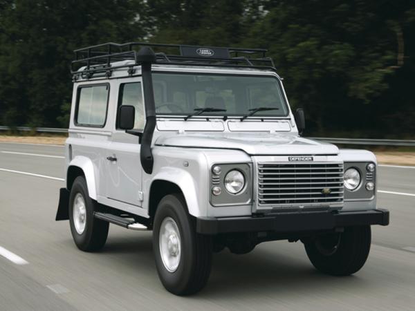 Новый Land Rover Defender появится в 2012 году