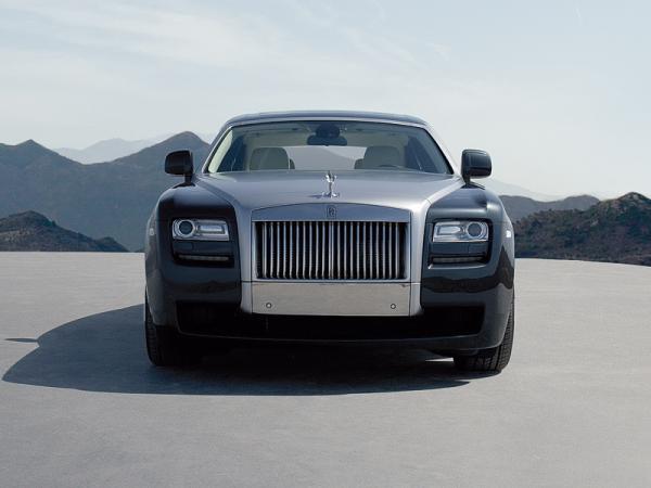Rolls-Royce Ghost: младший брат Phantom