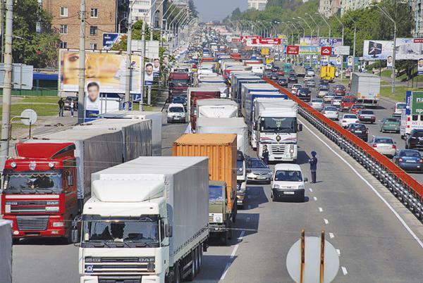 С 10:00 до 22:00 передвижение большегрузного транспорта по Киеву запрещено 