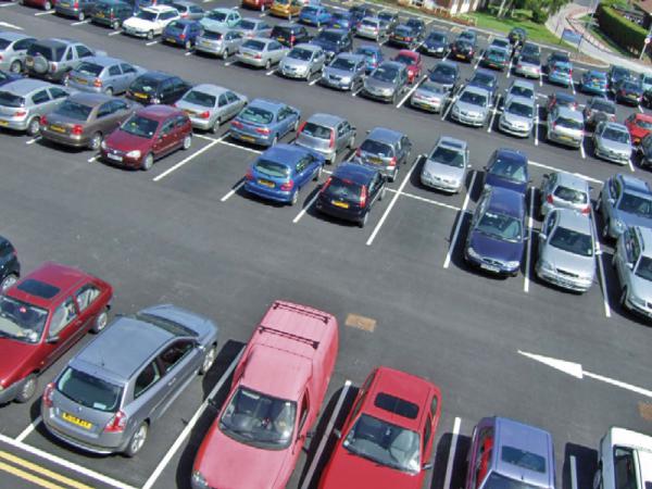 Ежедневно на поиск парковки среднестатистический автомобилист тратит 25 минут