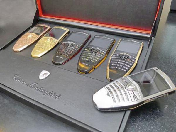Под маркой Lamborghini появились мобильные телефоны