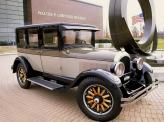В 1924 году Крайслер представил первый автомобиль уже собственной компании – Chrysler Six, продажи которого за первый год стали для Америки рекордными