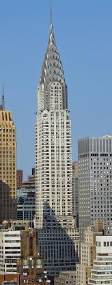Кроме автомобилей Уолтер Крайслер оставил еще один символ памяти о себе – самый высокий на то время знаменитый нью-йоркский 77-этажный небоскреб "Крайслер-билдинг"