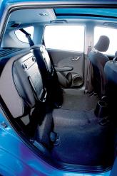 Технология Magic Seat позволяет разделить багажный отсек на две части