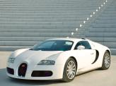 У Bugatti Veyron турбин целых четыре
