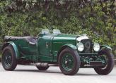 Бентли верил, что повышения мощности автомобиля можно добиться исключительно увеличением объема его двигателя, а потому в модельном ряду компании появляются версии Bentley 4L и Bentley 6L (на фото)