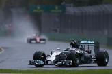 Пилот Mercedes GP победил в первой гонке чемпионата
