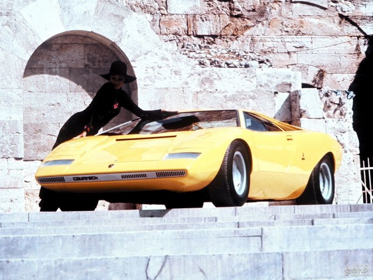 Lamborghini Countach: юбилей легенды