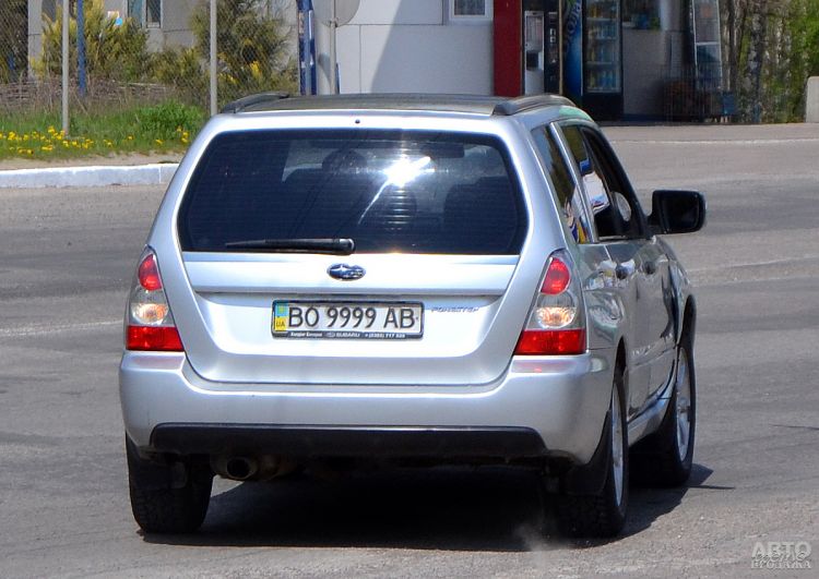 В Украине ввели новые расценки на красивые номера авто