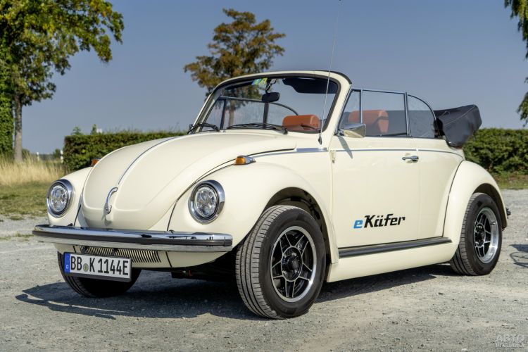 Старый Volkswagen Beetle превратили в электромобиль