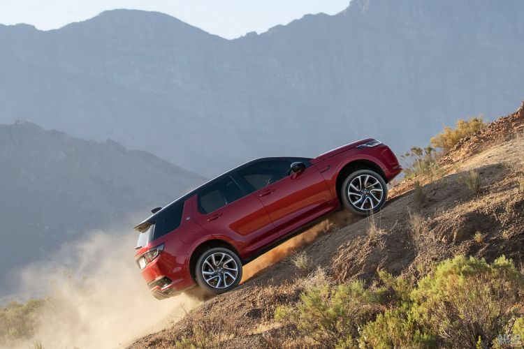 Land Rover Discovery Sport: знакомый дизайн, новые технологии