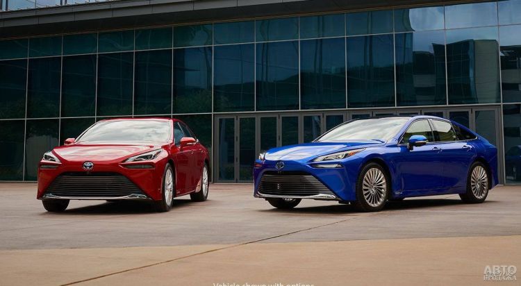 Toyota Mirai: смена поколений