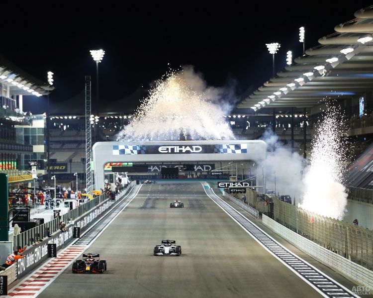 Формула-1: Ферстаппен выиграл последнюю гонку сезона