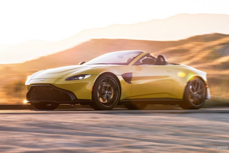 Aston Martin Vantage Roadster: яркий и быстрый