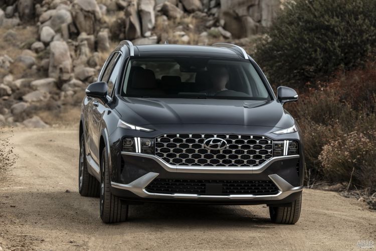 Hyundai Santa Fe, Land Rover Discovery Sport и Seat Tarraco: семь мест в эконом-формате