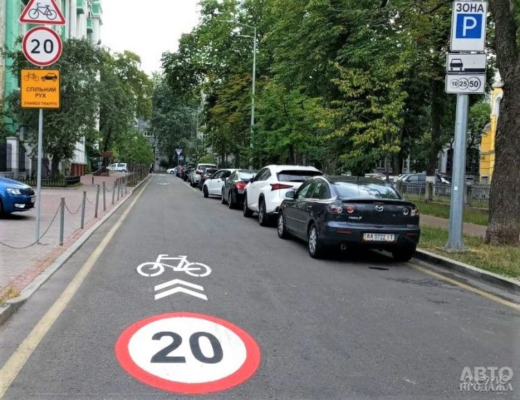 На улицах Киева введут ограничение скорости в 20 км/ч