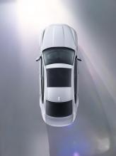 Jaguar XF сохраняет стремительный дизайн