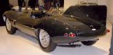 Главным в 1955 Jaguar XKD является монококовая конструкция кузова, позаимствованная у авиаконструкторов