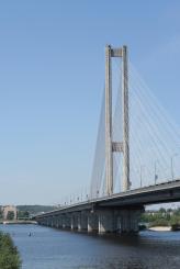 Последним, запущенным в эксплуатацию, киевским мостом через Днепр стал в 1990 году Южный мостовой переход, который на момент открытия считался одним из самых современных подобных сооружений в СССР