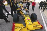 Виталий Петров за рулем Renault
