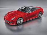 Узнать Ferrari 599 GTO можно по "жабрам" на капоте и аэродинамическому обвесу