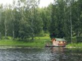 Сауна для финна – неотъемлемый атрибут жизни; классика – установка "финской бани" на берегу водоема, чтобы сразу же можно было нырнуть в озеро